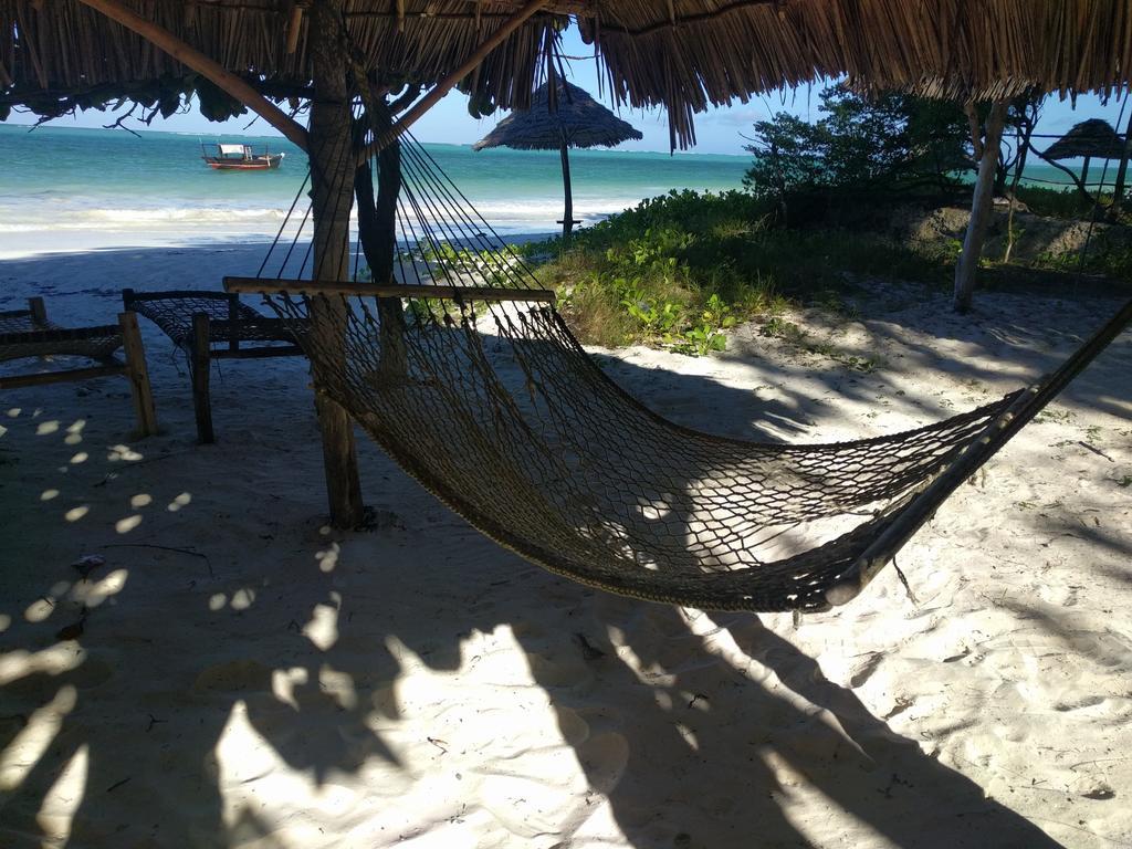 Hotel Twisted Palms & Restaurant Bwejuu