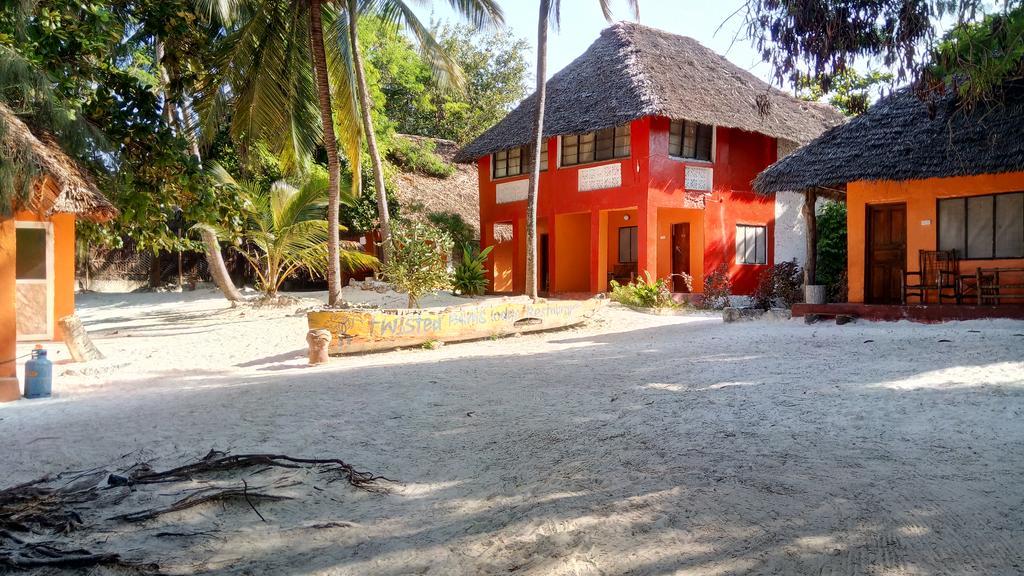 Twisted Palms & Restaurant Hotel 2*