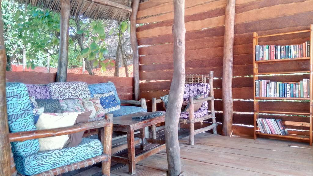 Twisted Palms & Restaurant Hotel Bwejuu