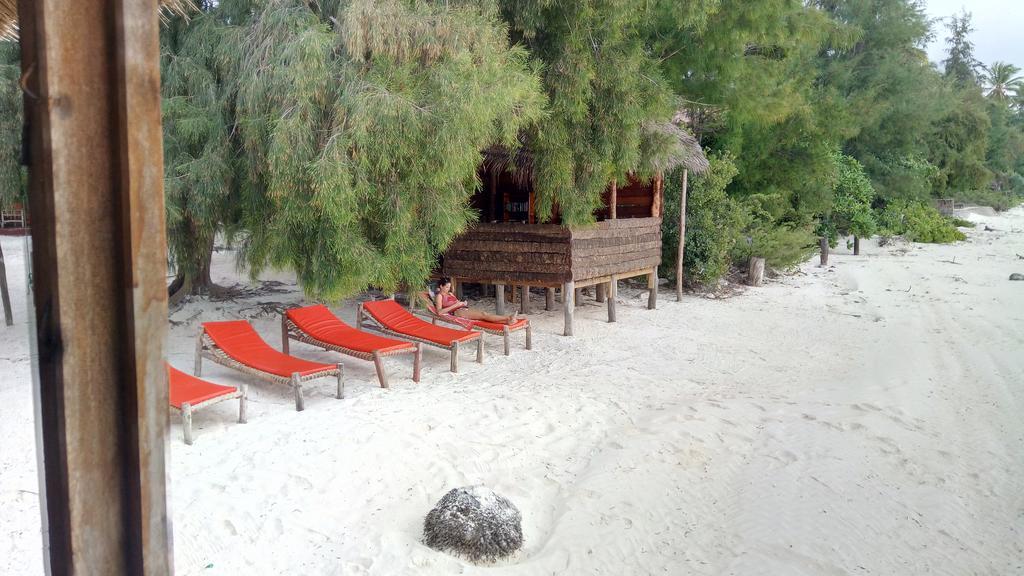 Twisted Palms & Restaurant Hotel 2*
