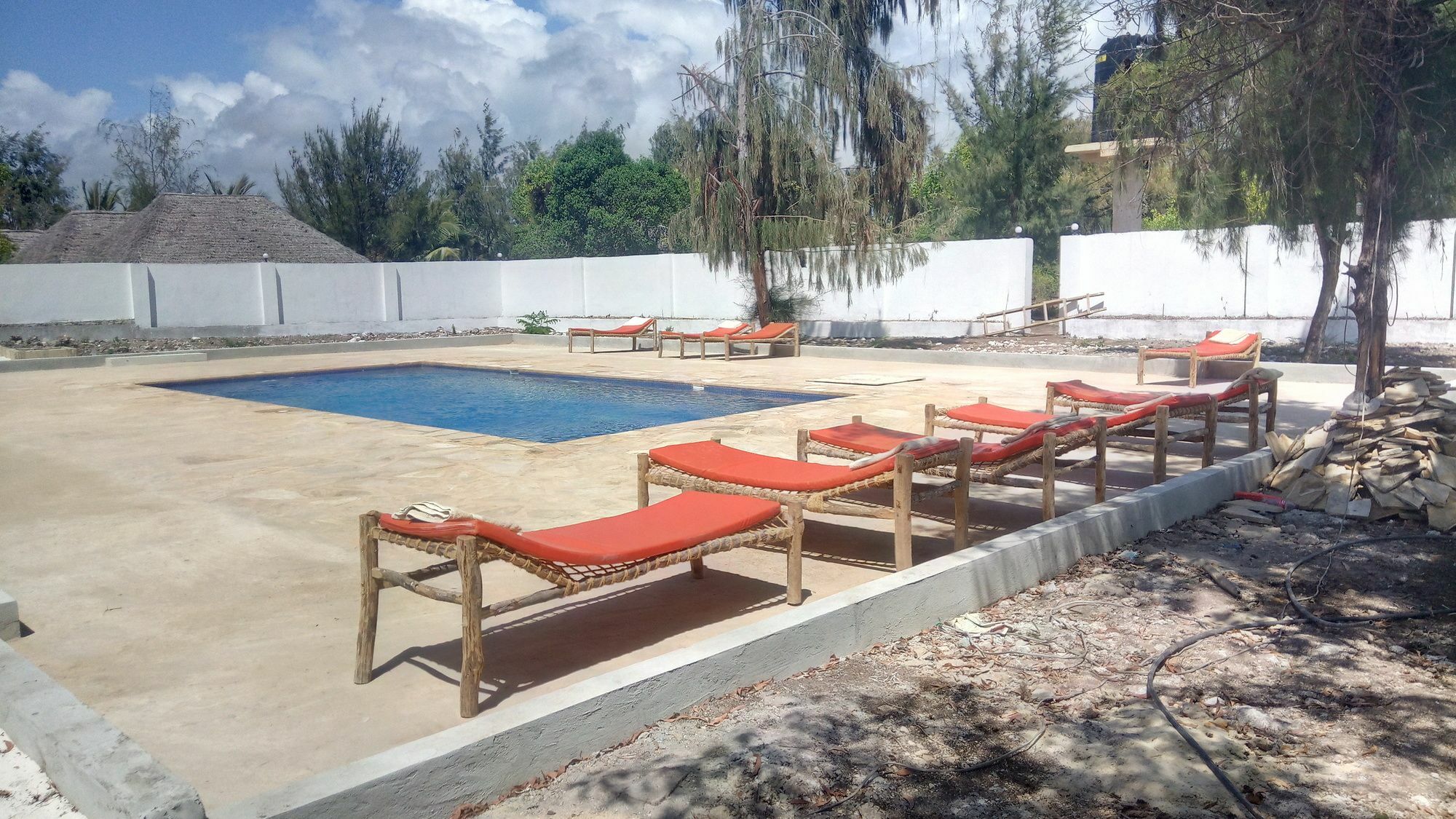 Hotel Twisted Palms & Restaurant Bwejuu