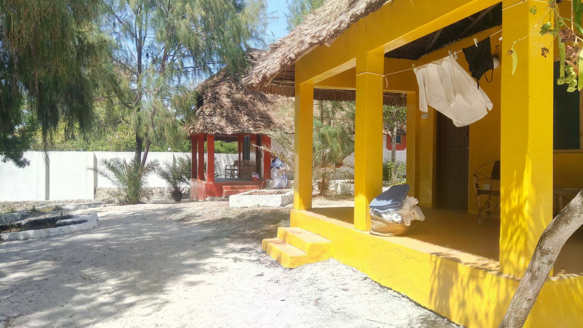 Hotel Twisted Palms & Restaurant