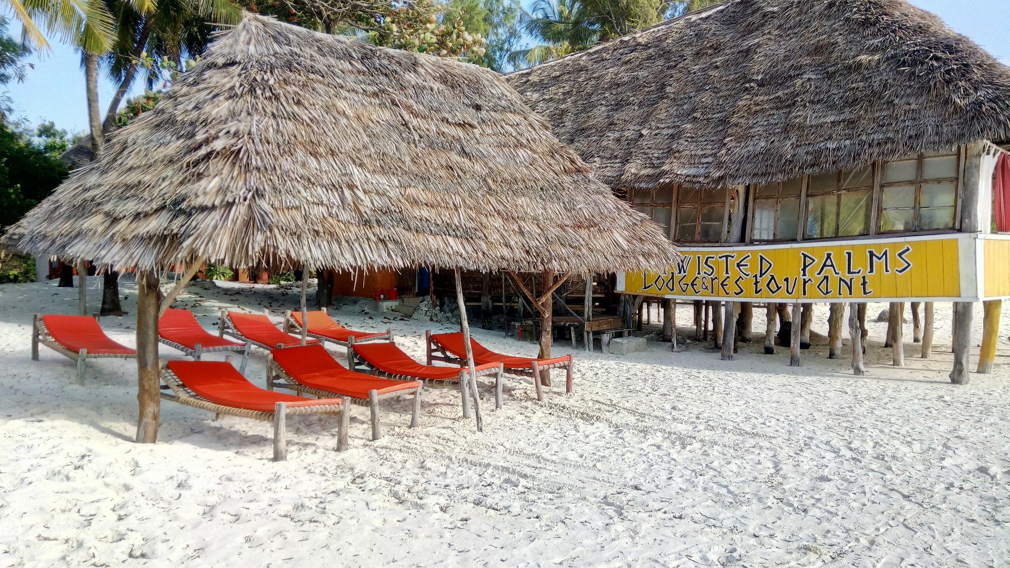 Hotel Twisted Palms & Restaurant Bwejuu